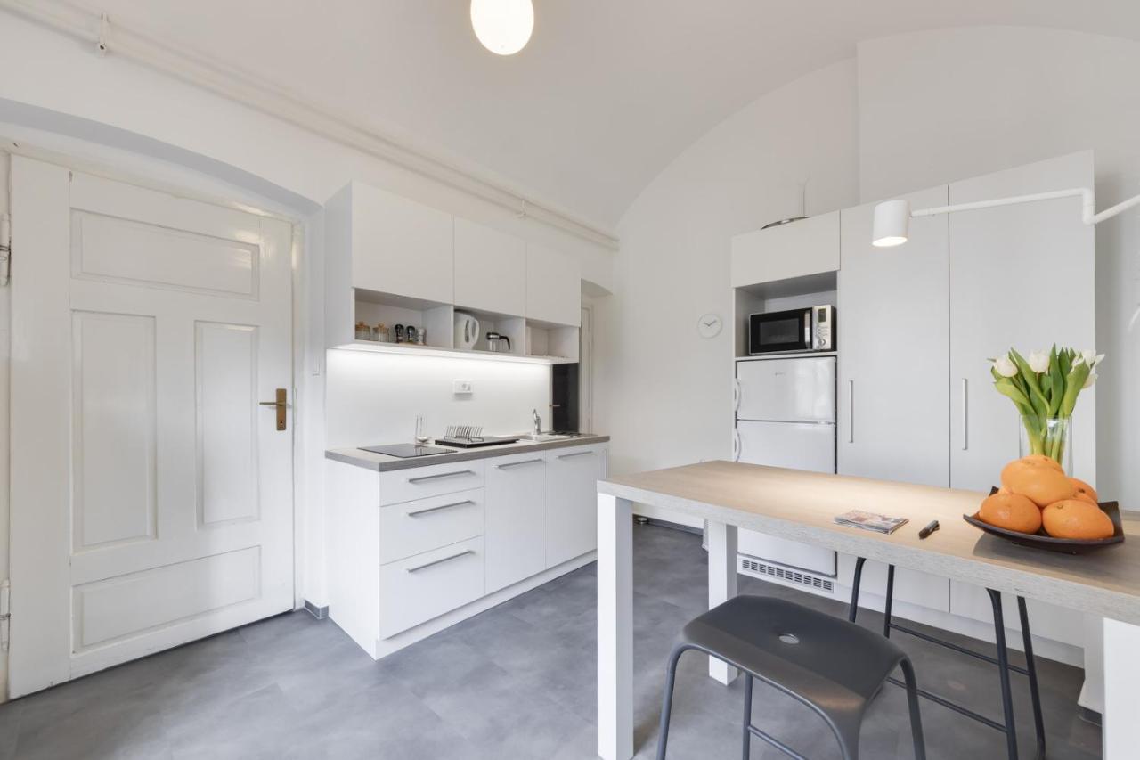 City Center Apartment With Parking Ljubljana Luaran gambar